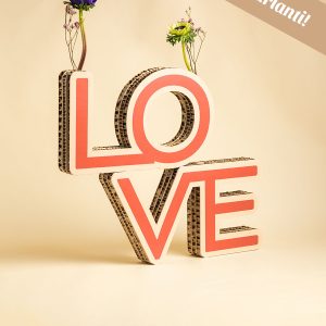 Scritta “Love” bicolor porta fiori
